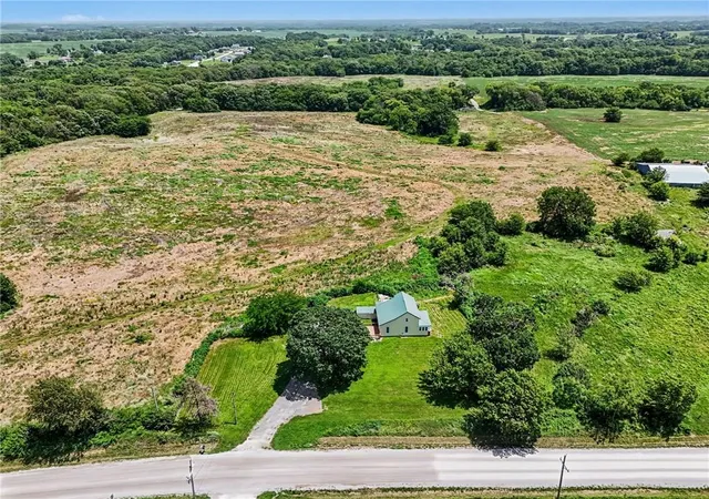 Homes for sale in Trimble, MO | 5597 Sw County Line Rd, Trimble, MO 64492 | MLS# 2629330