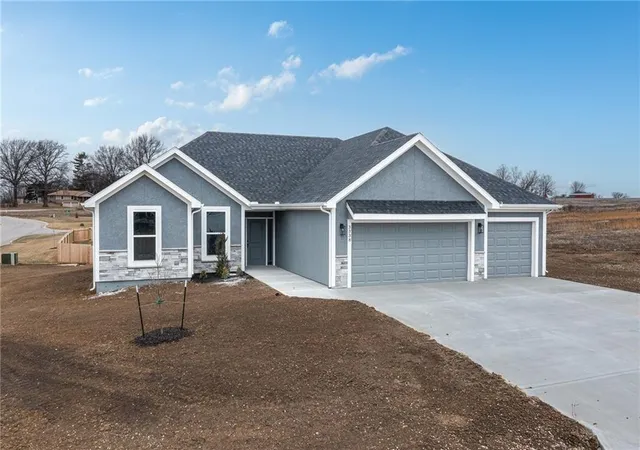 Homes for sale in Kansas City, KS | 3414 N 130th St, Kansas City, KS 66109 | MLS# 2629336