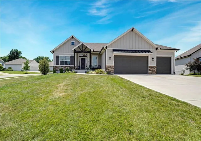 Photo 1 of Sale Pending at 17766 S Myrna Dr, Olathe, KS 66062 | MLS# 2629339 | Listing updated on 2026-10-17