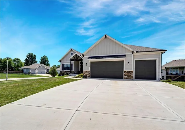 Photo 3 of Sale Pending at 17766 S Myrna Dr, Olathe, KS 66062 | MLS# 2629339 | Listing updated on 2026-10-17