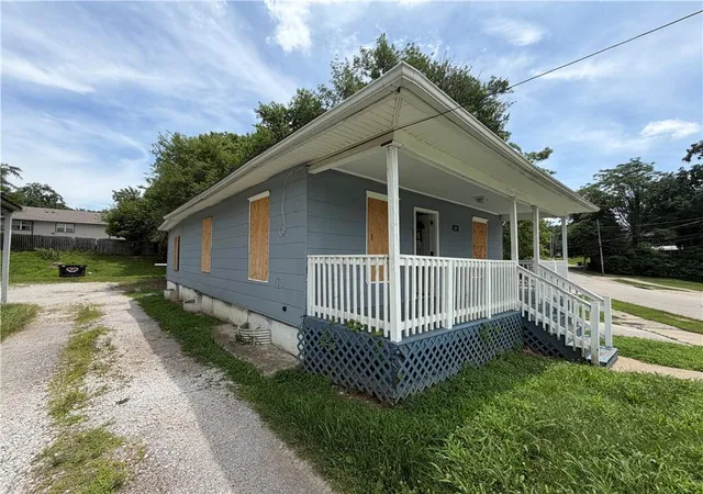 2nd image of 203 N Crysler Ave, Independence, MO 64050 | MLS# 2629342