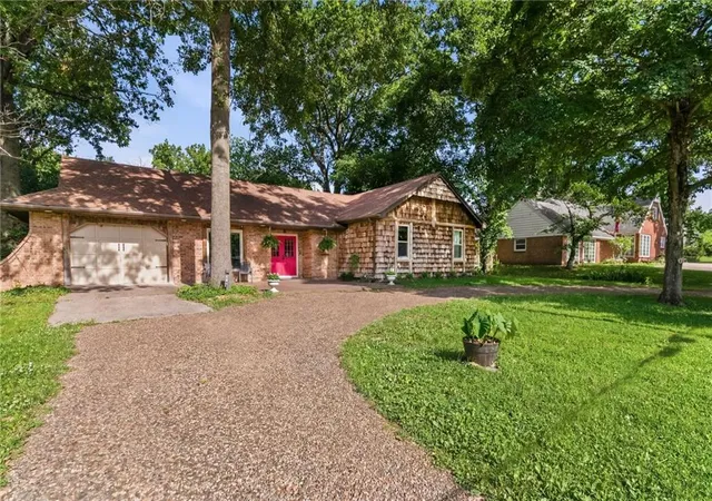 Homes for sale in Clinton, MO | 515 S 8Th St, Clinton, MO 64735 | MLS# 2629344
