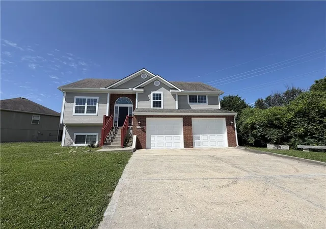 Photo 1 of Single family home for sale at 5101 Nw 93rd Street, Kansas City, MO 64154 | MLS# 2629348 | Listing updated on 2026-09-02