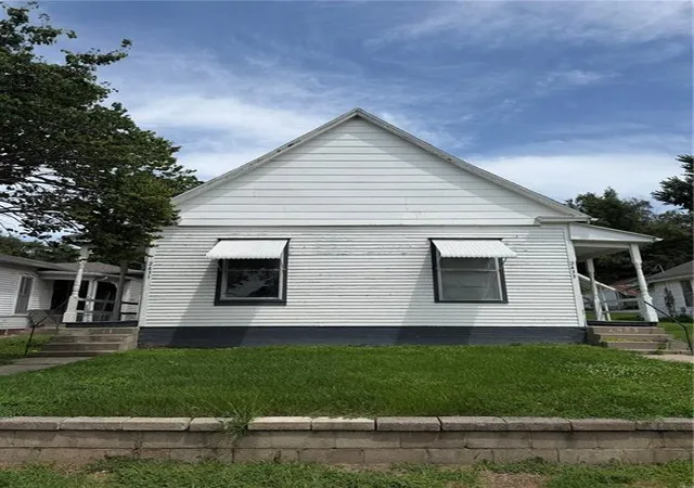 Homes for sale in St Joseph, MO | 2431 33 S 11 St, St Joseph, MO 64503 | MLS# 2629355