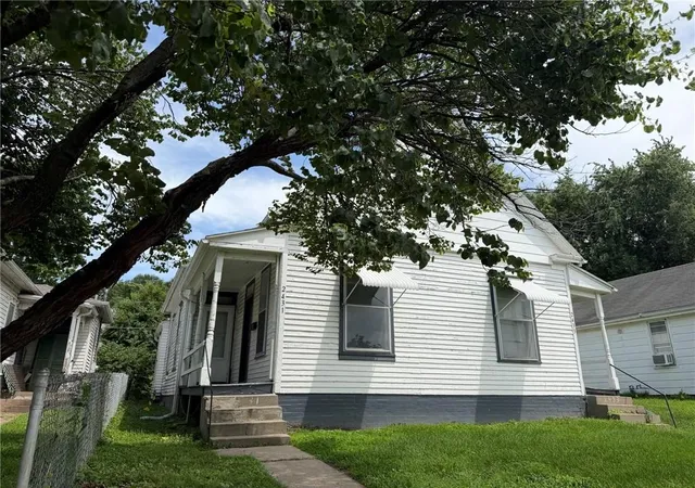 Homes for sale in St Joseph, MO | 2431-33 S 11 St, St Joseph, MO 64503 | MLS# 2629355