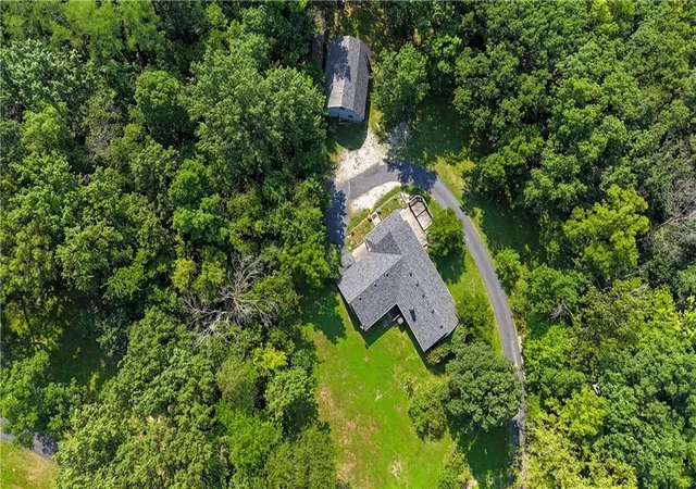 2nd image of 7201 Snow Dr, Holt, MO 64048 | MLS# 2629357