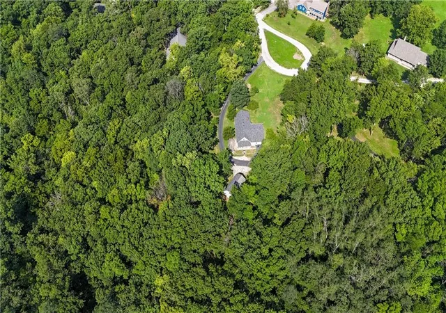 3rd image of 7201 Snow Dr, Holt, MO 64048 | MLS# 2629357