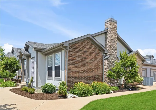 Homes for sale in Olathe, KS | 21865 W 119Th Ter, Olathe, KS 66061 | MLS# 2629359