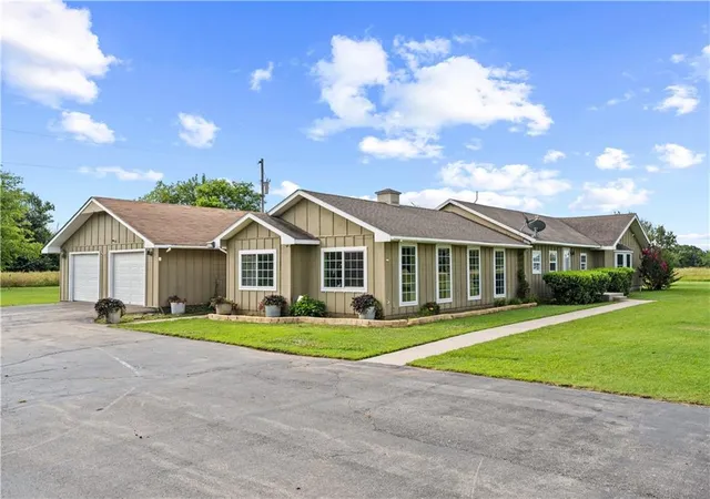 Homes for sale in Coffeyville, KS | 4570 Cr 2630 N/A, Coffeyville, KS 67337 | MLS# 2629366