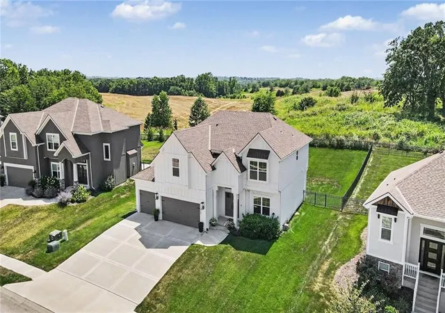 4th image of 12760 N Imperial Dr, Platte City, MO 64079 | MLS# 2629371