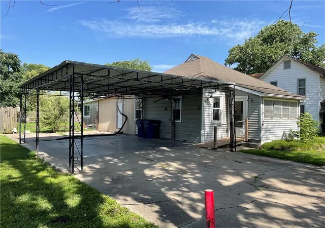 Homes for sale in Linwood, KS | 217 Main St, Linwood, KS 66052 | MLS# 2629372
