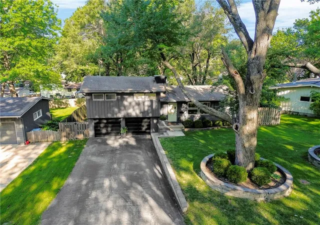 Homes for sale in Prairie Village, KS | 7908 Falmouth St, Prairie Village, KS 66208 | MLS# 2629379
