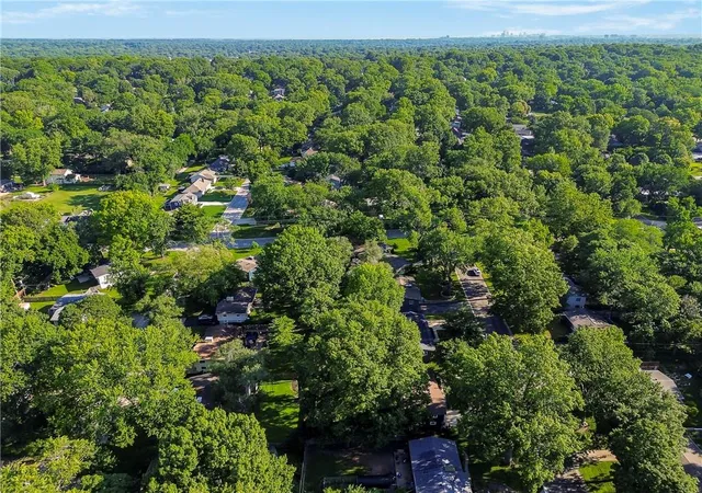 Homes for sale in Prairie Village, KS | 7908 Falmouth St, Prairie Village, KS 66208 | MLS# 2629379
