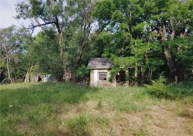 Homes for sale in Paola, KS | 30218 Maple Grove Rd, Paola, KS 66079 | MLS# 2629390