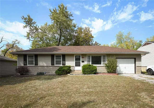 Homes for sale in Grandview, MO | 6100 E 148th Ter, Grandview, MO 64030 | MLS# 2629393