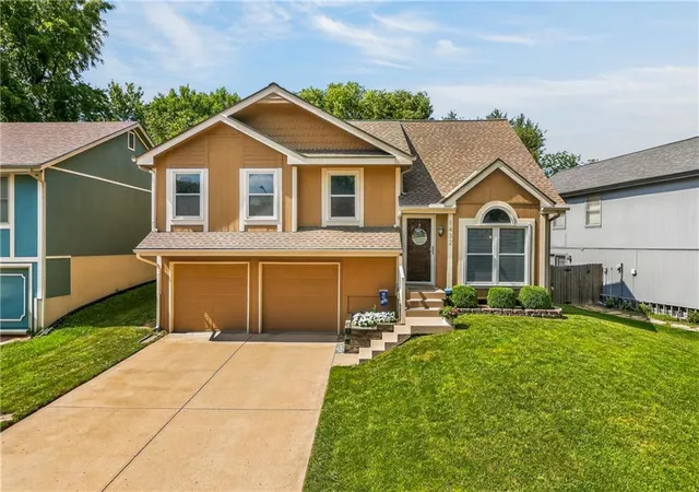 Homes for sale in Kansas City, MO | 1432 Nw 63rd St, Kansas City, MO 64118 | MLS# 2629401