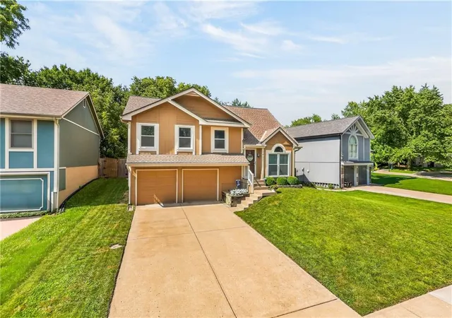 Homes for sale in Kansas City, MO | 1432 Nw 63Rd St, Kansas City, MO 64118 | MLS# 2629401