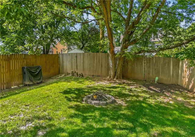 Homes for sale in Kansas City, MO | 1432 Nw 63Rd St, Kansas City, MO 64118 | MLS# 2629401