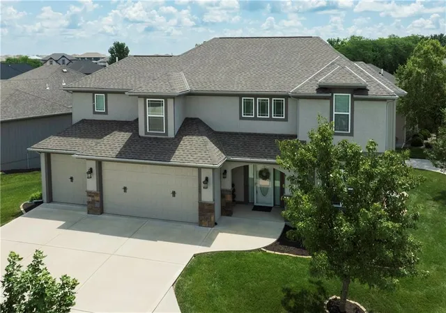 Homes for sale in Kansas City, MO | 1609 Nw 95th St, Kansas City, MO 64155 | MLS# 2629405