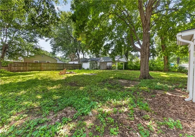 15th image of 225 S Hardy Ave, Independence, MO 64053 | MLS# 2629406