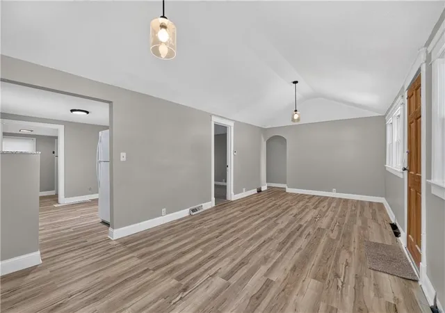 4th image of 225 S Hardy Ave, Independence, MO 64053 | MLS# 2629406
