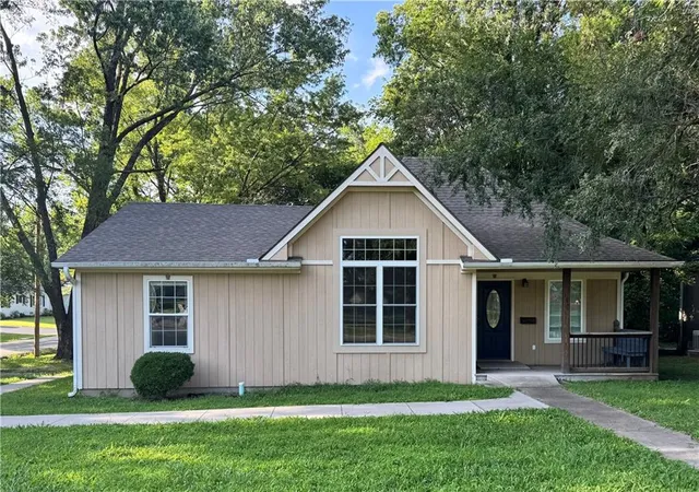 Homes for sale in Butler, MO | 110 W Mill St, Butler, MO 64730 | MLS# 2629407