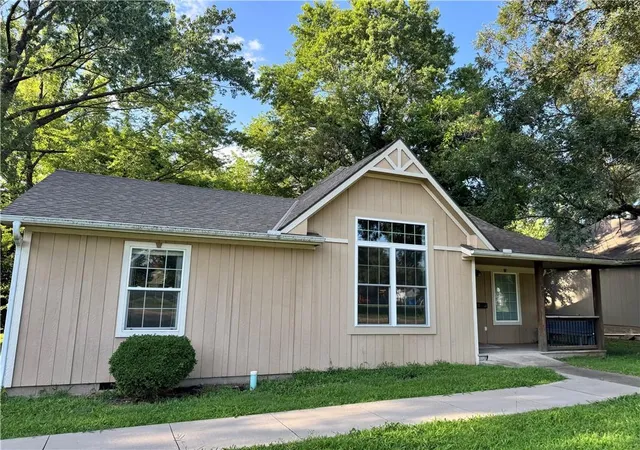 Homes for sale in Butler, MO | 110 W Mill St, Butler, MO 64730 | MLS# 2629407
