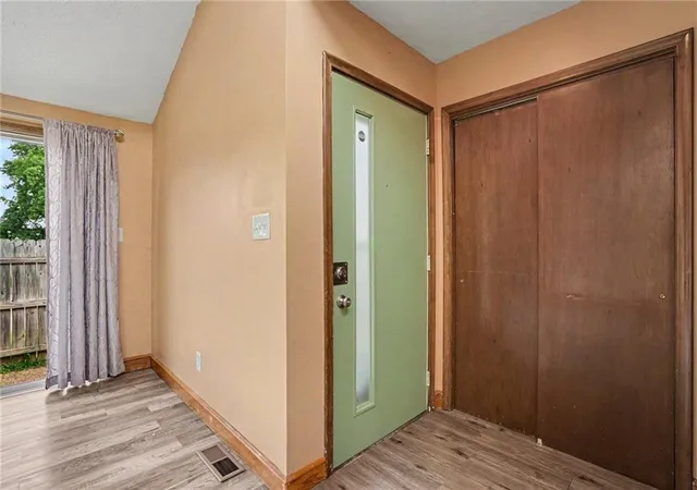 2nd image of 11321 Calico Dr, Kansas City, MO 64137 | MLS# 2629412