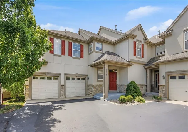 2nd image of 16144 Linden St, Overland Park, KS 66085 | MLS# 2629413