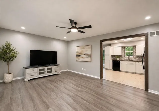 2nd image of 2106 S Owings St, Oak Grove, MO 64075 | MLS# 2629415