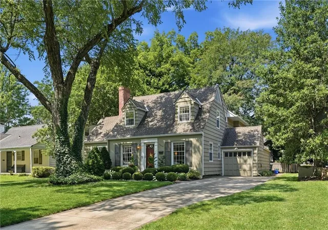Photo 2 of Sale Pending at 5646 Norwood St, Fairway, KS 66205 | MLS# 2629418 | Listing updated on 2026-08-07