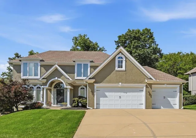 Photo 3 of Sale Pending at 14440 Nw 64th Terrace, Kansas City, MO 64152 | MLS# 2629426 | Listing updated on 2026-09-05