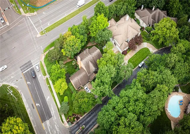 43rd image of 12668 Sherwood Dr, Leawood, KS 66209 | MLS# 2629428