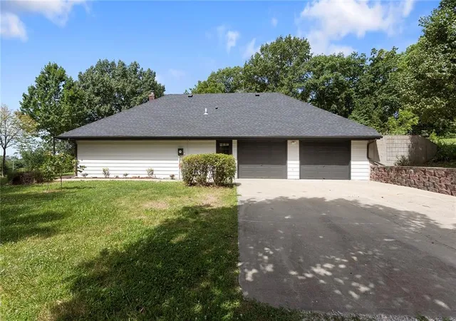 Homes for sale in Excelsior Springs, MO | 11118 Shach Creek Rd, Excelsior Springs, MO 64024 | MLS# 2629435
