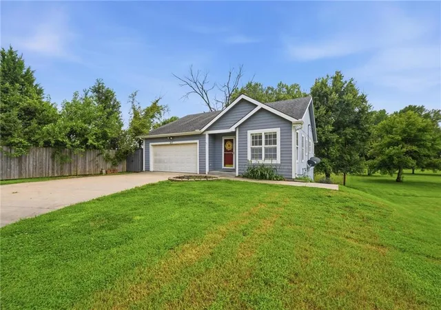 2nd image of 217 E 5Th St Ct, Linwood, KS 66052 | MLS# 2629437