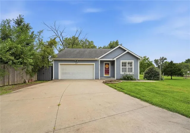 4th image of 217 E 5Th St Ct, Linwood, KS 66052 | MLS# 2629437