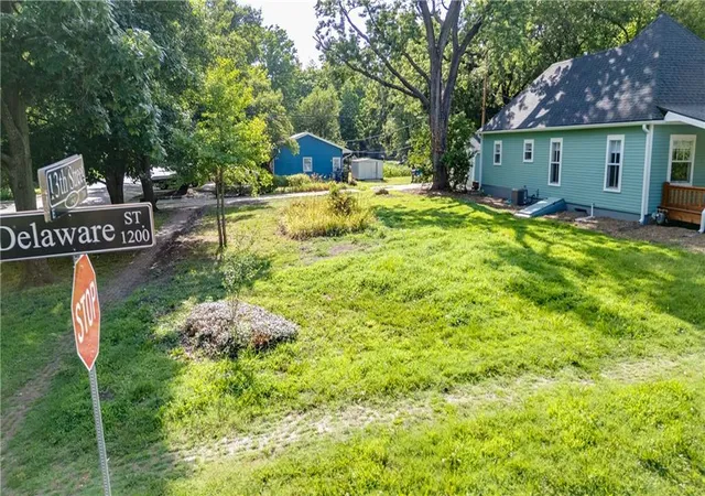 Homes for sale in Lawrence, KS | Delaware St, Lawrence, KS 66044 | MLS# 2629438