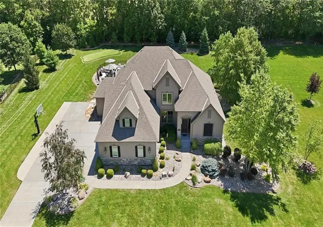 5th image of 10607 N Hedges St, Kansas City, MO 64157 | MLS# 2629439
