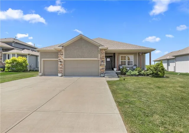 Homes for sale in Kansas City, KS | 4904 N 126th St, Kansas City, KS 66109 | MLS# 2629441