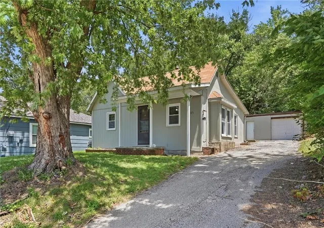 Homes for sale in Kansas City, KS | 205 N 4th St, Kansas City, KS 66111 | MLS# 2629442