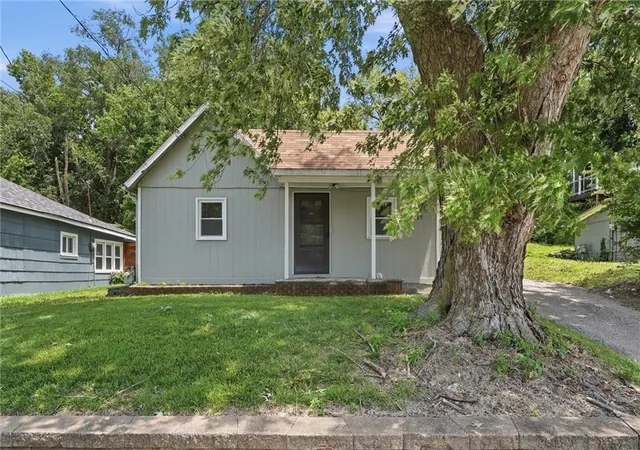 Homes for sale in Kansas City, KS | 205 N 4Th St, Kansas City, KS 66111 | MLS# 2629442
