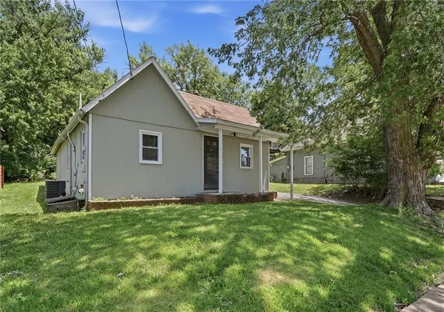 Homes for sale in Kansas City, KS | 205 N 4Th St, Kansas City, KS 66111 | MLS# 2629442