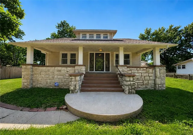 1st image of 5742 Garnett St, Shawnee, KS 66203 | MLS# 2629445