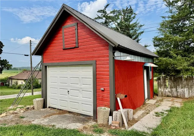 Photo 4 of Sale Pending at 404 E 6th Street, Pickering, MO 64476 | MLS# 2629457 | Listing updated on 2026-09-23