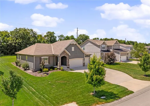 Homes for sale in Spring Hill, KS | 18908 Skyview Ln, Spring Hill, KS 66083 | MLS# 2629460