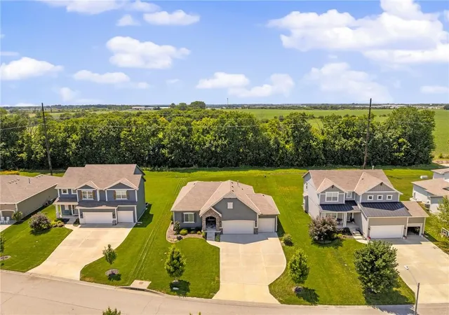 Homes for sale in Spring Hill, KS | 18908 Skyview Ln, Spring Hill, KS 66083 | MLS# 2629460