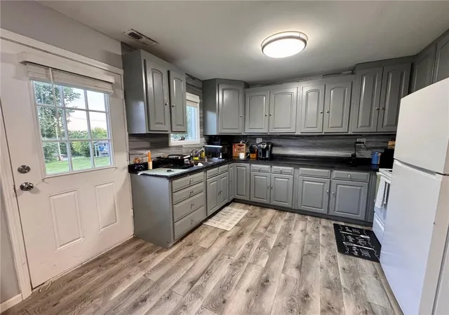 3rd image of 705 Washington St, Oskaloosa, KS 66066 | MLS# 2629472