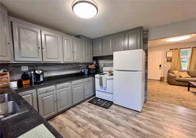 4th image of 705 Washington St, Oskaloosa, KS 66066 | MLS# 2629472