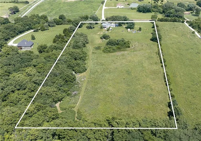 Photo 1 of Single family home for sale at 20701 219th Street, Tonganoxie, KS 66086 | MLS# 2629475 | Listing updated on 2026-10-03
