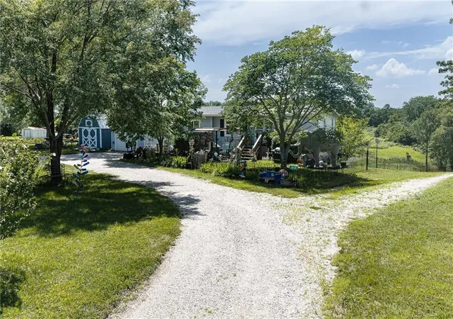 Photo 2 of Single family home for sale at 20701 219th Street, Tonganoxie, KS 66086 | MLS# 2629475 | Listing updated on 2026-10-03